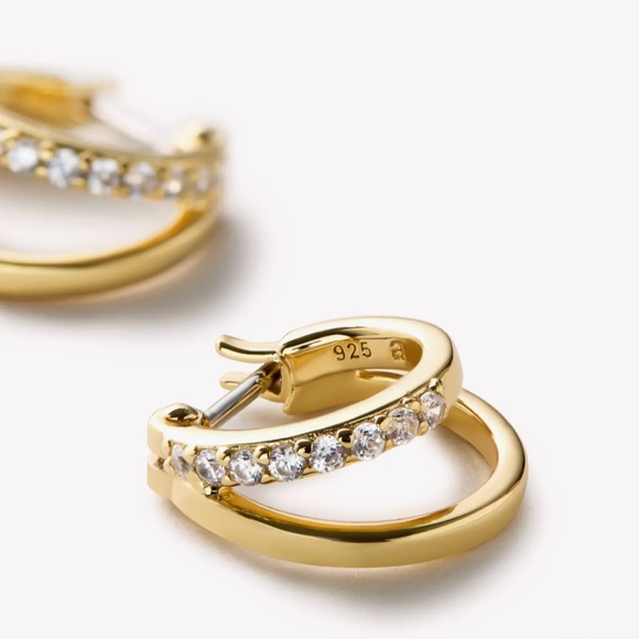 Ana Luisa Toda Mini Earrings - Picture 9 of 11